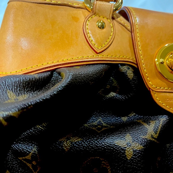 Louis Vuitton Boetie pm monogram tote. - Picture 3 of 5